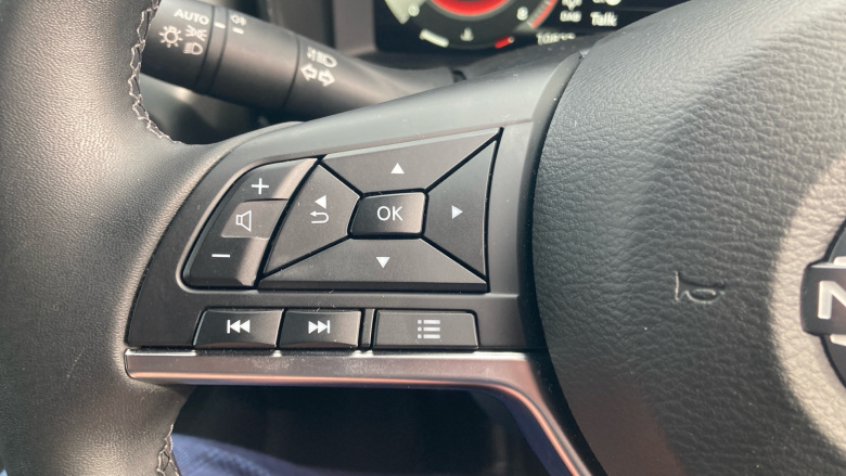 Nissan Juke 1.0 DiG-T N-Connecta 5dr Petrol Hatchback